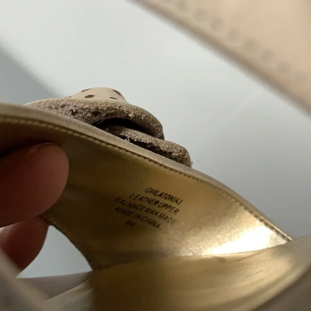 GUESS wedge sandals Size 9M